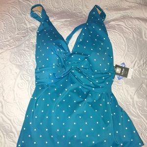 L.L. Bean control top sunblock bathing suit top